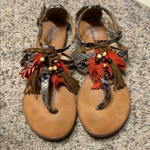 Chinese laundry feather flats